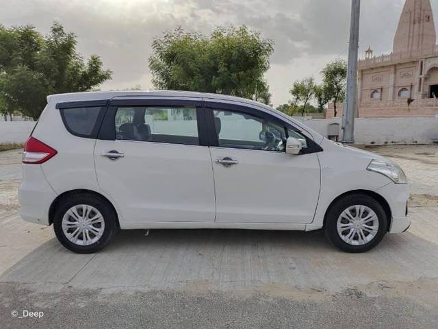 https://images10.gaadi.com/usedcar_image/3661134/original/processed_3397756f-fb28-4812-84ce-064e62504403.jpg?imwidth=6401