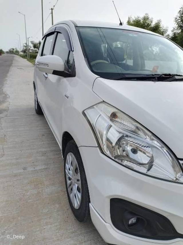 https://images10.gaadi.com/usedcar_image/3661134/original/processed_f347dc41-f658-4fe8-a789-3a43773c949c.jpg?imwidth=6400