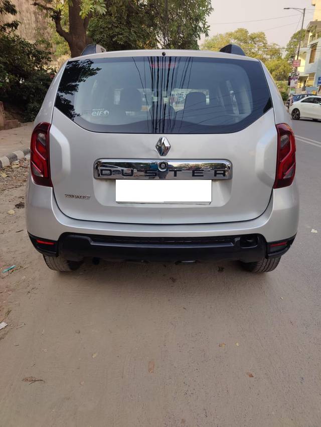 https://images10.gaadi.com/usedcar_image/3661162/original/processed_img2910201__used_car_2910201_1699371971.jpg?imwidth=6402