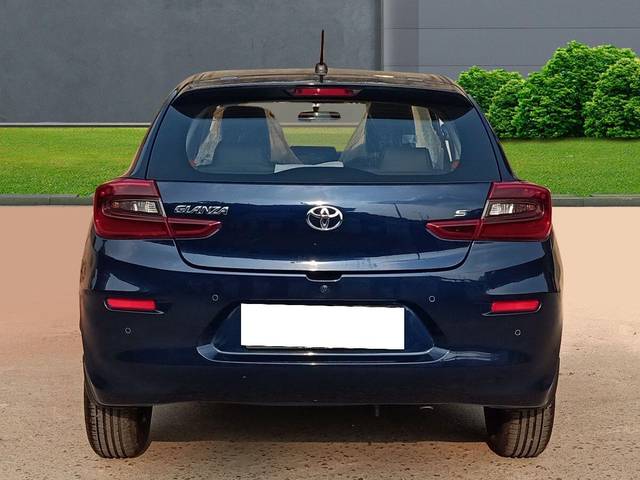 https://images10.gaadi.com/usedcar_image/3661325/original/processed_img2910241__used_car_2910241_1699382711.jpg?imwidth=6402