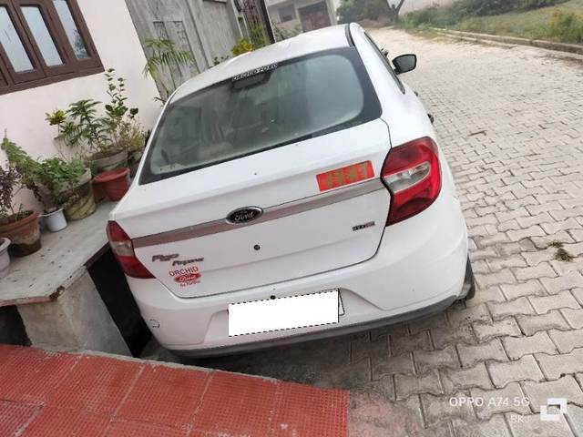https://images10.gaadi.com/usedcar_image/3661430/original/processed_d74205f9-3dcd-4f8e-a271-46e71edb9d64.jpg?imwidth=6401