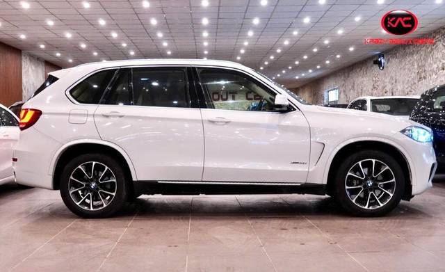 https://images10.gaadi.com/usedcar_image/3661557/original/processed_img2910289__used_car_2910289_1699419213.jpg?imwidth=6401
