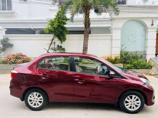 https://images10.gaadi.com/usedcar_image/3661600/original/processed_img2910307__used_car_2910307_1699421722.jpg?imwidth=6401