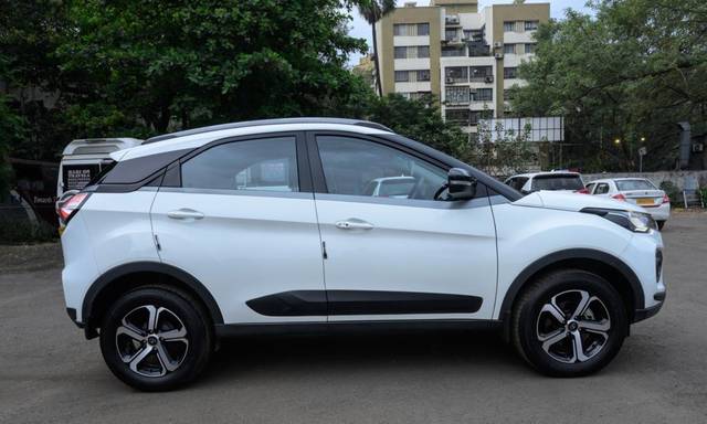 https://images10.gaadi.com/usedcar_image/3661622/original/processed_img2910315__usedcar_img_20231109_wa0043_2910315_1699509348.jpg?imwidth=6401