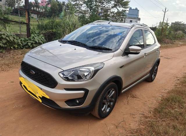 https://images10.gaadi.com/usedcar_image/3661630/original/processed_81ffbb19-5484-448f-a183-10dd2cceb7a8.jpg?imwidth=6402