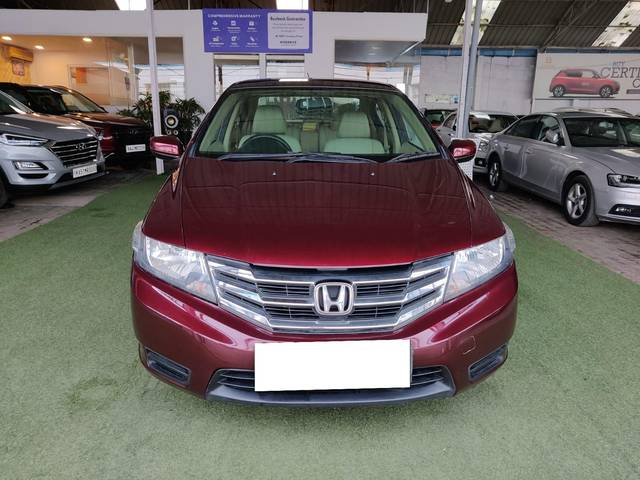 https://images10.gaadi.com/usedcar_image/3661657/original/processed_img2910333__used_car_2910333_1699424302.jpg?imwidth=6400