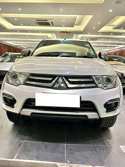 Mitsubishi Pajero Sport 4X4 AT Mitsubishi Pajero Sport 4X4 AT
