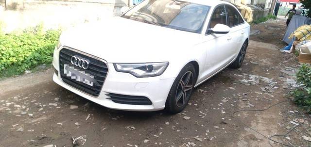 https://images10.gaadi.com/usedcar_image/3661716/original/processed_img2910363__used_car_2910363_1699425940.jpg?imwidth=6402
