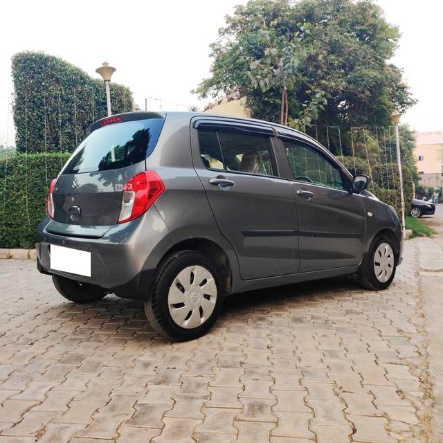 https://images10.gaadi.com/usedcar_image/3661759/original/processed_img2910388__used_car_2910388_1699430944.jpg?imwidth=6402
