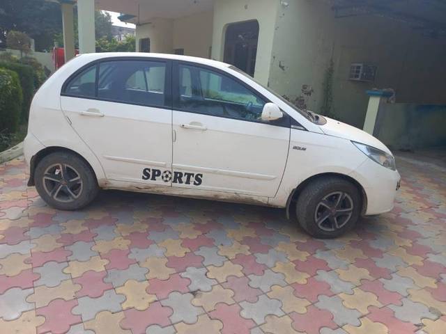 https://images10.gaadi.com/usedcar_image/3661856/original/processed_36697d50-0e2d-440a-8a02-6bf2442bbbe6.jpg?imwidth=6401