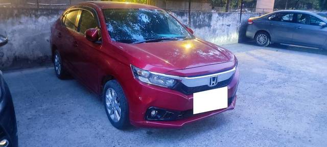 https://images10.gaadi.com/usedcar_image/3661896/original/processed_0e9c89cf-ea1f-4d1b-bd1b-210e5b31ab58.jpg?imwidth=6400