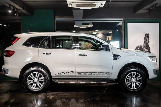 https://images10.gaadi.com/usedcar_image/3661902/original/processed_img2910471__used_car_2910471_1699431089.jpg?imwidth=6401