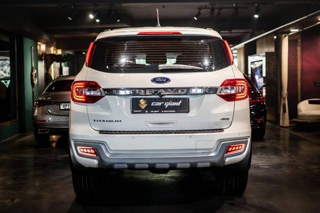 https://images10.gaadi.com/usedcar_image/3661902/original/processed_img2910471__used_car_2910471_1699431097.jpg?imwidth=6402