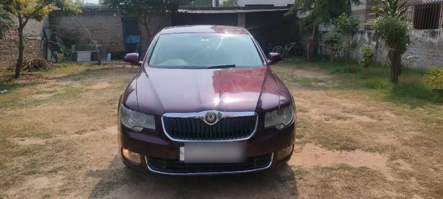 https://images10.gaadi.com/usedcar_image/3661938/original/01__VCC_1812577_94_1698824882.jpg?imwidth=6400