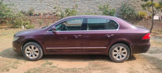 https://images10.gaadi.com/usedcar_image/3661938/original/01__VCC_IMG_1698822908080_1812577_95_1698823024.jpg?imwidth=6401