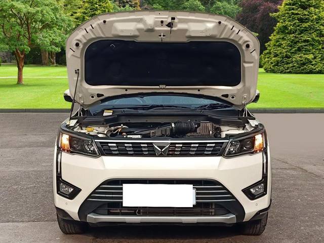 https://images10.gaadi.com/usedcar_image/3661983/original/processed_img2910525__used_car_2910525_1699433820.jpg?imwidth=6402