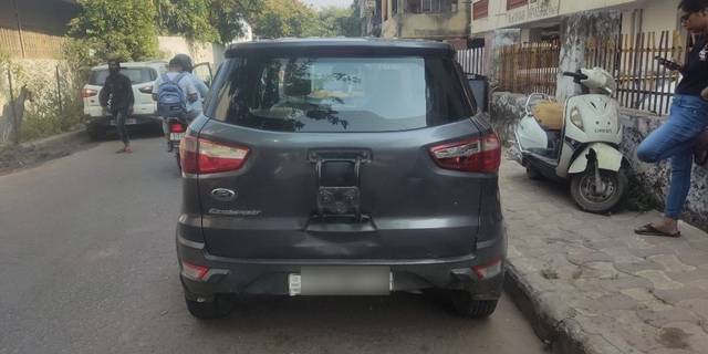 https://images10.gaadi.com/usedcar_image/3662063/original/01__VCC_1812622_96_1698829772.jpg?imwidth=6402