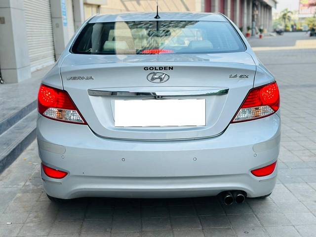 https://images10.gaadi.com/usedcar_image/3662152/original/processed_img2910627__used_car_2910627_1699437964.jpg?imwidth=6402