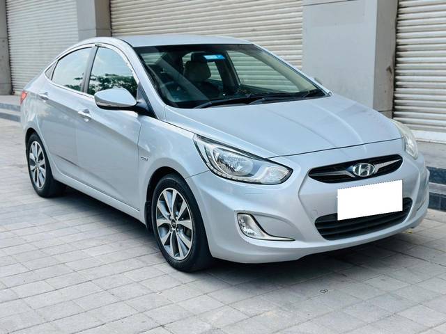 https://images10.gaadi.com/usedcar_image/3662152/original/processed_img2910627__used_car_2910627_1699437971.jpg?imwidth=6400