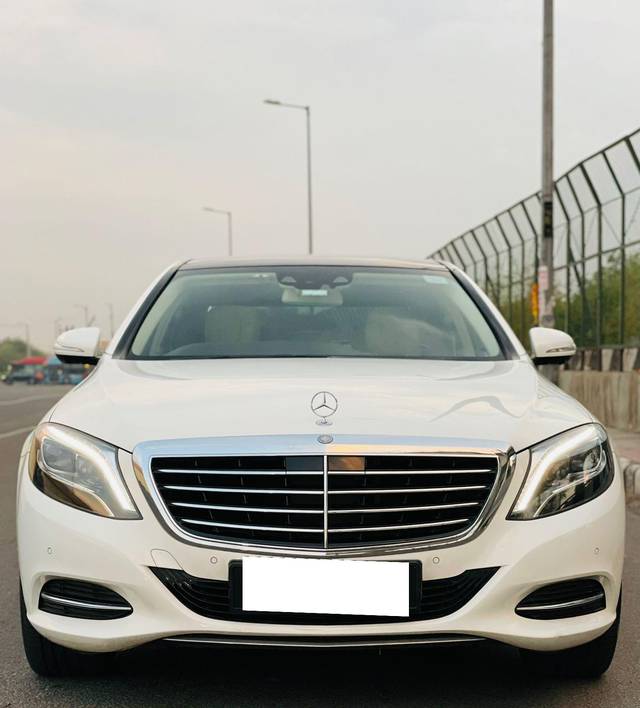 https://images10.gaadi.com/usedcar_image/3662175/original/processed_img2910642__used_car_2910642_1699439944.jpg?imwidth=6402