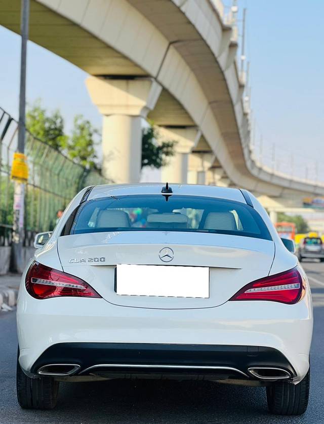 https://images10.gaadi.com/usedcar_image/3662180/original/processed_img2910645__used_car_2910645_1699439869.jpg?imwidth=6401