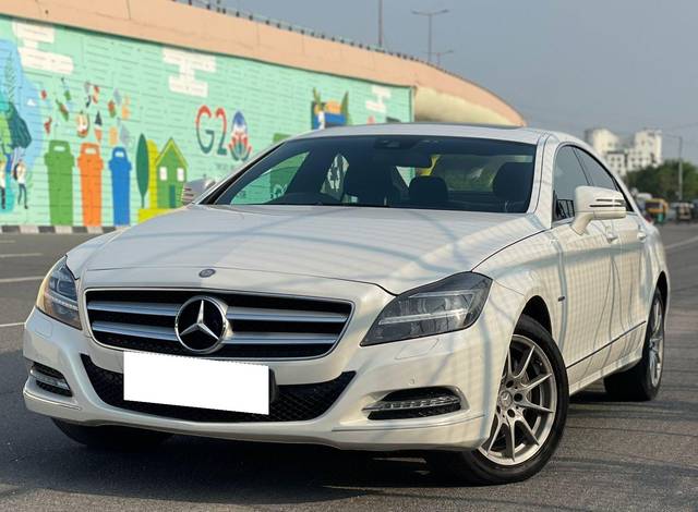 https://images10.gaadi.com/usedcar_image/3662219/original/processed_img2910670__used_car_2910670_1699439733.jpg?imwidth=6402
