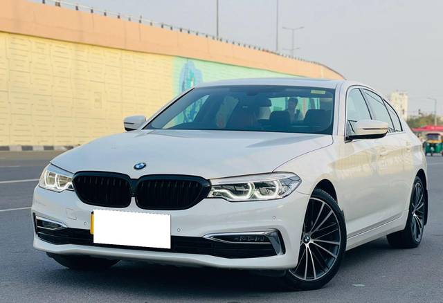 https://images10.gaadi.com/usedcar_image/3662254/original/processed_img2910694__used_car_2910694_1699446119.jpg?imwidth=6402