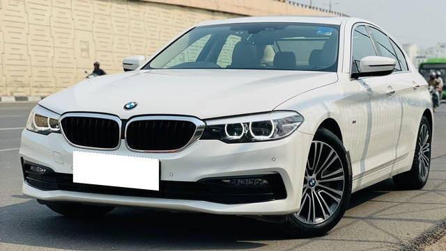 https://images10.gaadi.com/usedcar_image/3662291/original/processed_img2910723__used_car_2910723_1699444844.jpg?imwidth=6401