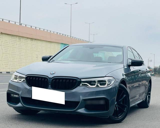 https://images10.gaadi.com/usedcar_image/3662331/original/processed_img2910745__used_car_2910745_1699442201.jpg?imwidth=6402