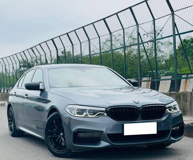 https://images10.gaadi.com/usedcar_image/3662331/original/processed_img2910745__used_car_2910745_1699442202.jpg?imwidth=6400