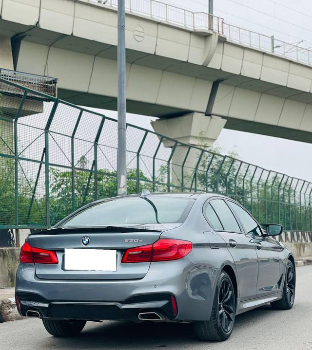 https://images10.gaadi.com/usedcar_image/3662331/original/processed_img2910745__used_car_2910745_1699442207.jpg?imwidth=6401
