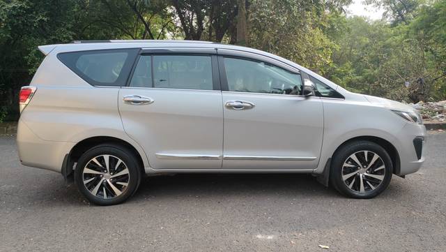 https://images10.gaadi.com/usedcar_image/3662346/original/img2910757__used_car_2910757_1699442086.jpg?imwidth=6401