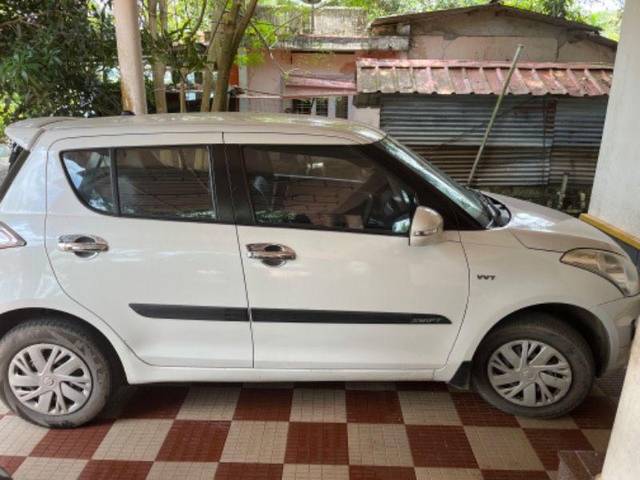 https://images10.gaadi.com/usedcar_image/3662349/original/processed_bbf7d36d-8e68-45be-9c77-0a157cdccaae.jpeg?imwidth=6401