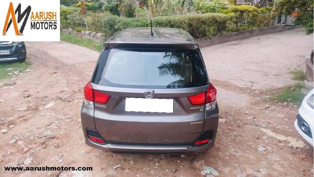https://images10.gaadi.com/usedcar_image/3662352/original/processed_8f2b05a9b9b412df62cf1bda57670955.jpeg?imwidth=6402