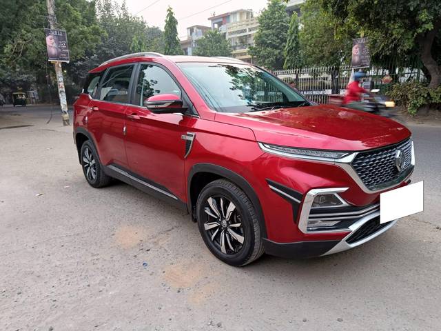 https://images10.gaadi.com/usedcar_image/3662367/original/processed_img2910775__usedcar_whatsappimage2023_11_07at52943pm_1__14561699442257_1699442300.jpeg?imwidth=6400