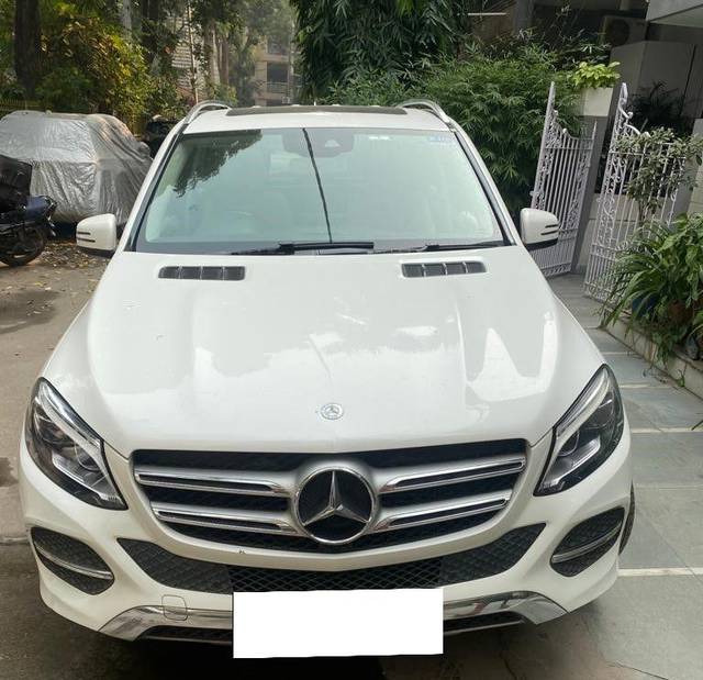 https://images10.gaadi.com/usedcar_image/3662378/original/processed_img2910783__usedcar_photo_2023_11_08_12_07_33_5_3511699442595_1699442621.jpg?imwidth=6400