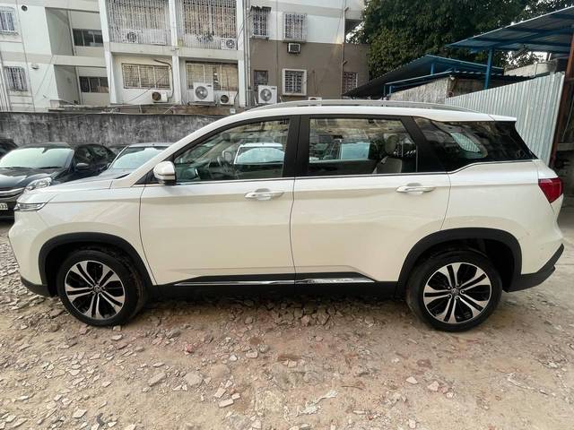 https://images10.gaadi.com/usedcar_image/3662483/original/processed_img2910859__used_car_2910859_1699445068.jpg?imwidth=6401