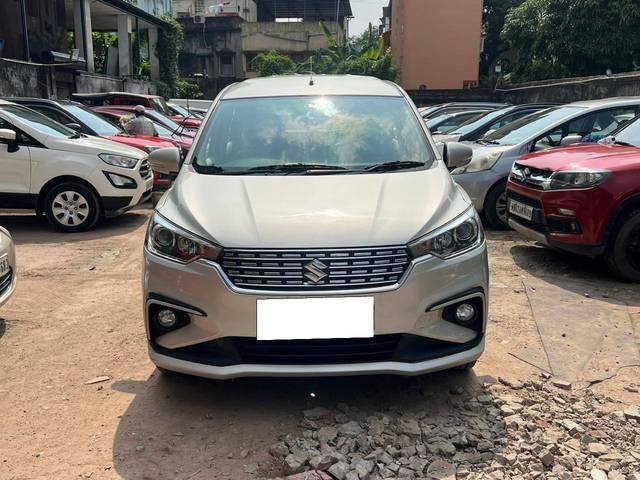 https://images10.gaadi.com/usedcar_image/3662502/original/processed_img2910869__used_car_2910869_1699445452.jpg?imwidth=6402