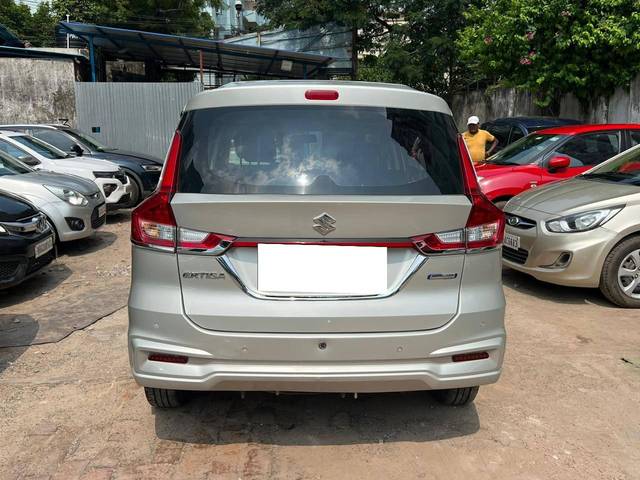 https://images10.gaadi.com/usedcar_image/3662502/original/processed_img2910869__used_car_2910869_1699445459.jpg?imwidth=6401