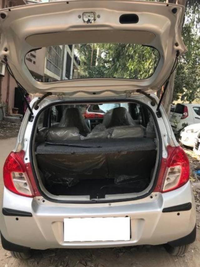 https://images10.gaadi.com/usedcar_image/3662534/original/processed_5509746a-6446-4a19-ac53-2fd138f297a4.jpg?imwidth=6402