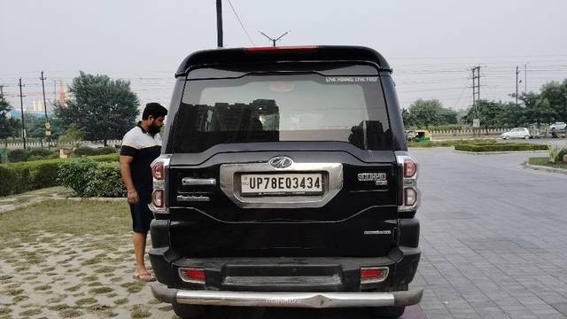 https://images10.gaadi.com/usedcar_image/3662545/original/01__VCC_IMG_1698835504474_1812721_96_1698835982.jpg?imwidth=6402
