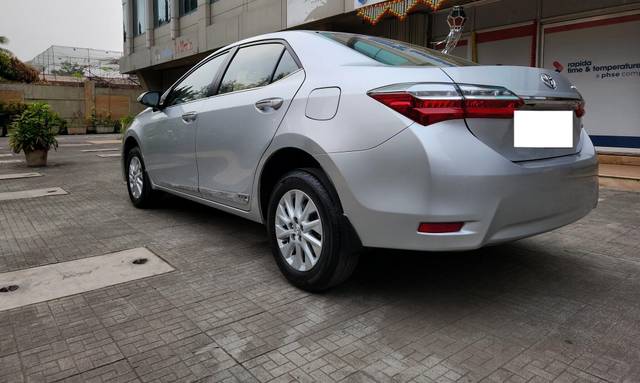 https://images10.gaadi.com/usedcar_image/3662556/original/processed_img2910904__used_car_2910904_1699446791.jpg?imwidth=6402