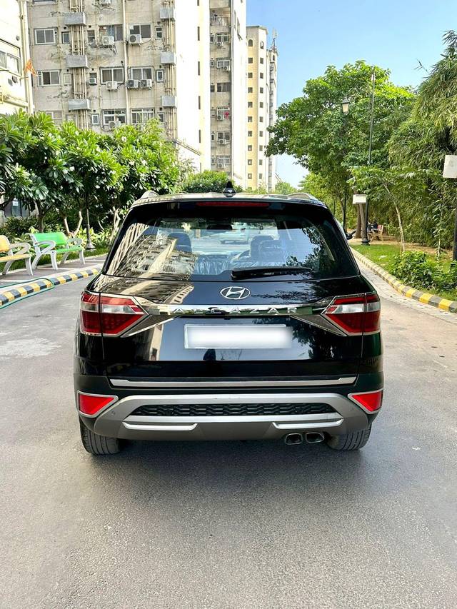 https://images10.gaadi.com/usedcar_image/3662564/original/processed_img2910910__used_car_2910910_1699447070.jpg?imwidth=6402
