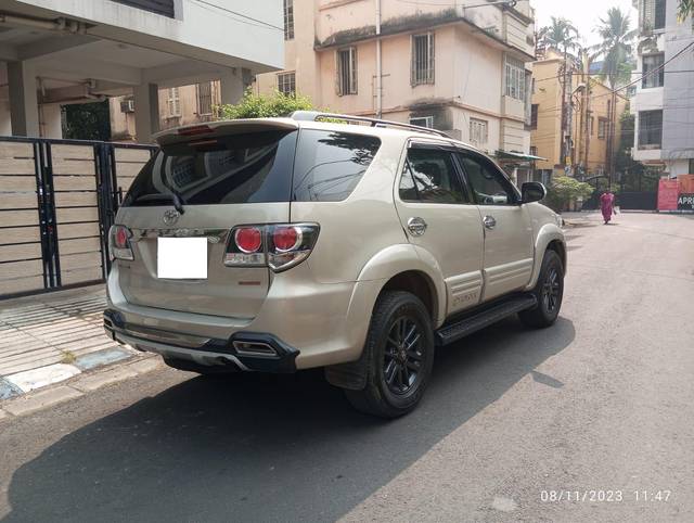 https://images10.gaadi.com/usedcar_image/3662641/original/processed_img2910952__used_car_2910952_1699449481.jpg?imwidth=6401