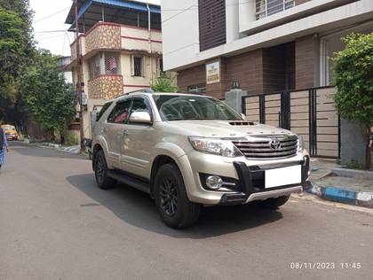 Toyota Fortuner 4x2 AT Toyota Fortuner 4x2 AT