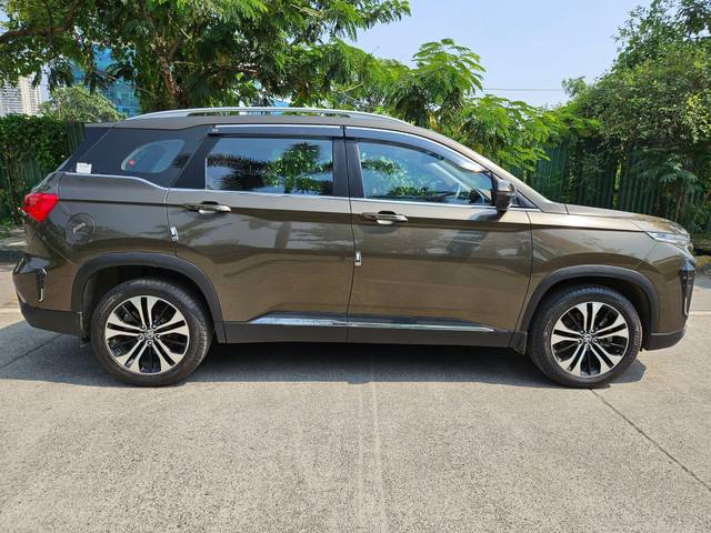 https://images10.gaadi.com/usedcar_image/3662646/original/processed_img2910955__used_car_2910955_1699449645.jpg?imwidth=6401