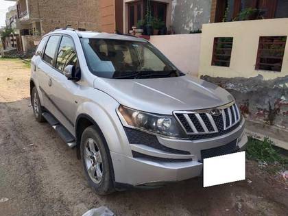 Mahindra XUV500 W8 2WD Mahindra XUV500 W8 2WD