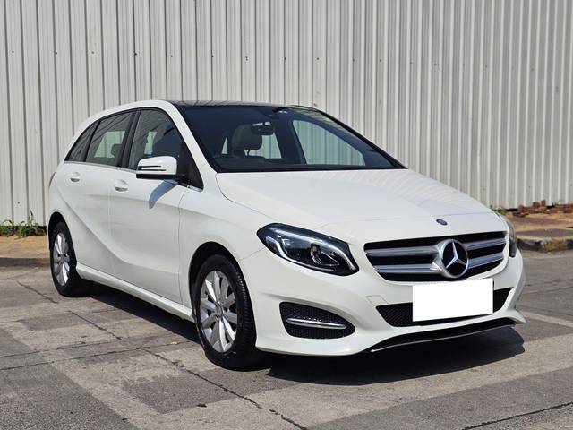 https://images10.gaadi.com/usedcar_image/3662701/original/processed_img2910988__used_car_2910988_1699450680.jpg?imwidth=6401