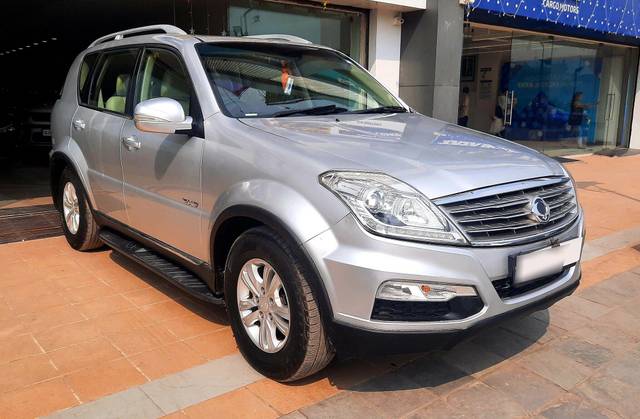 https://images10.gaadi.com/usedcar_image/3662785/original/processed_img2911019__used_car_2911019_1699453880.jpg?imwidth=6400