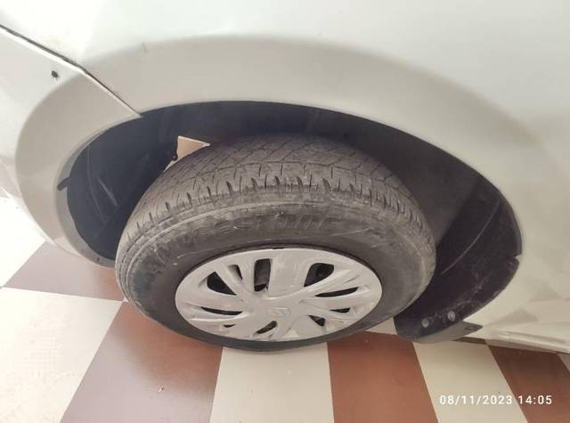 https://images10.gaadi.com/usedcar_image/3662846/original/processed_35e77868-5996-4be4-a011-dc2b7765116e.jpg?imwidth=6402